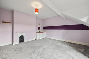 Further bedroom- click for photo gallery